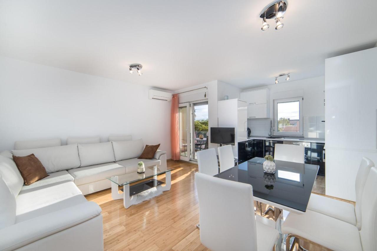 Apartments Crystal Makarska Room photo