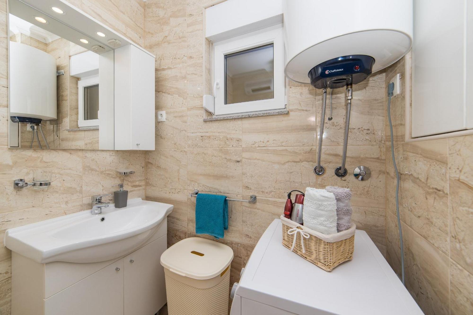 Apartments Crystal Makarska Room photo
