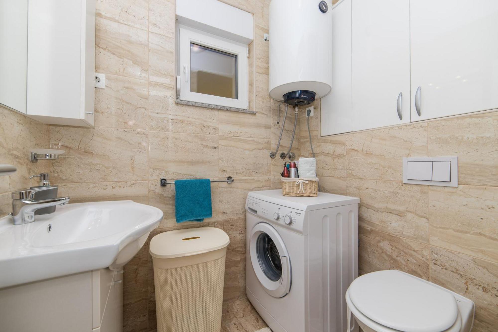 Apartments Crystal Makarska Room photo